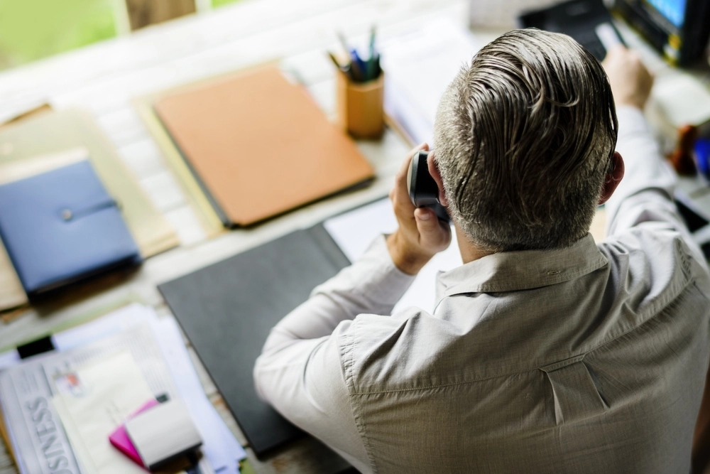 Business,People,Answering,The,Phone,Call